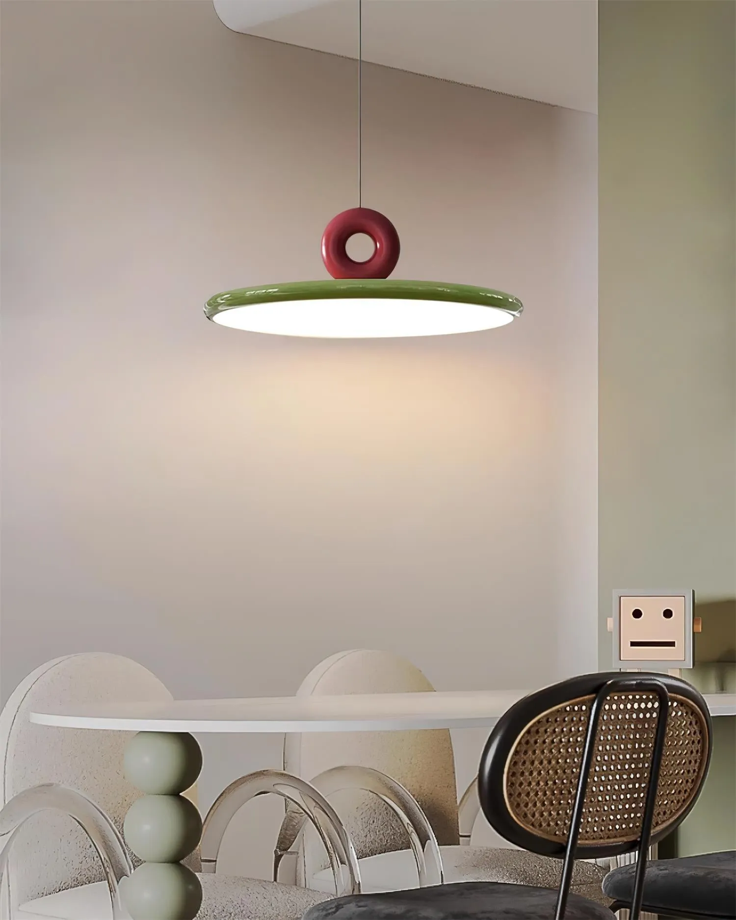 Cream Style Vertical Flying Saucer Pendant Lamp M167