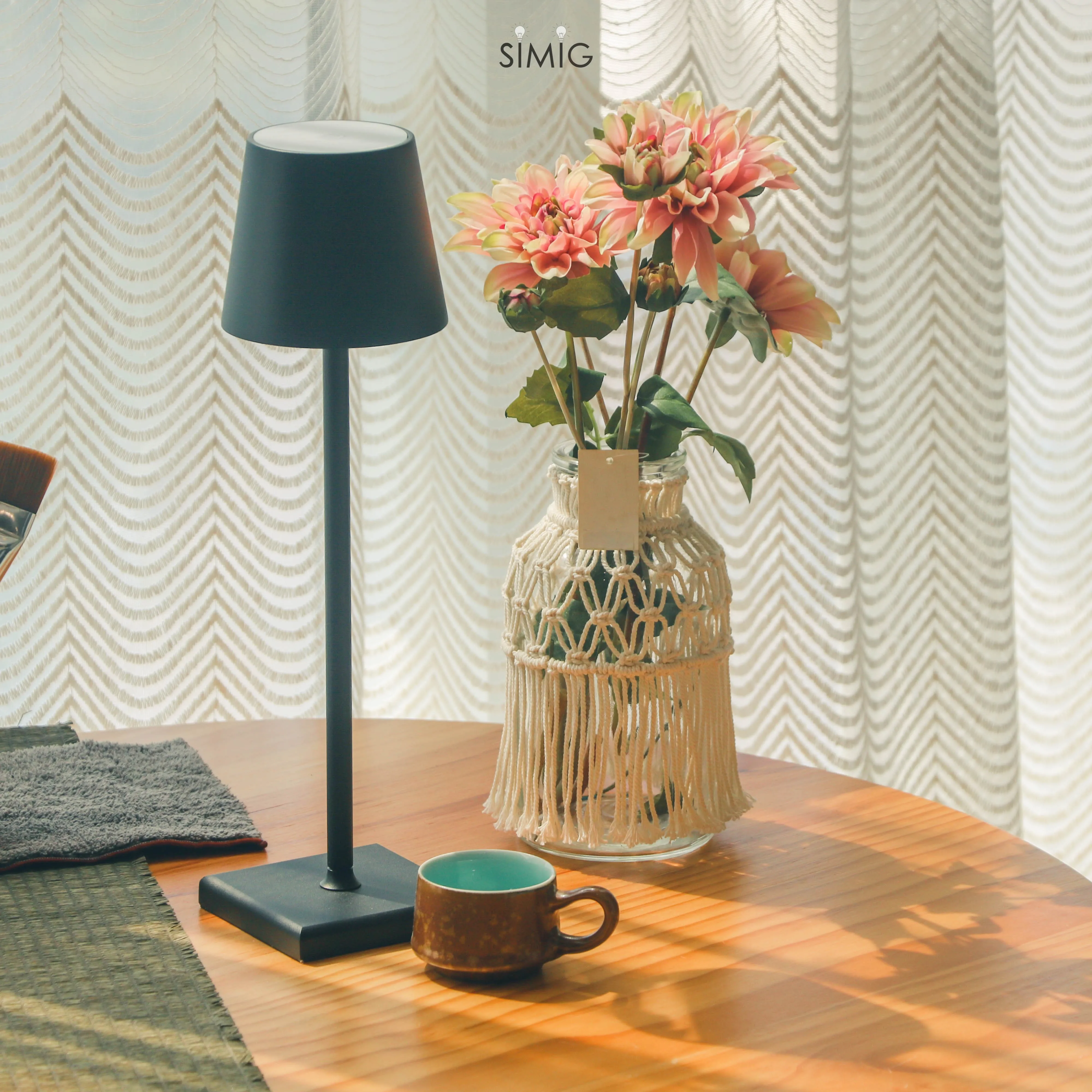 Cordless Rechargeable LED Table Lamp S18