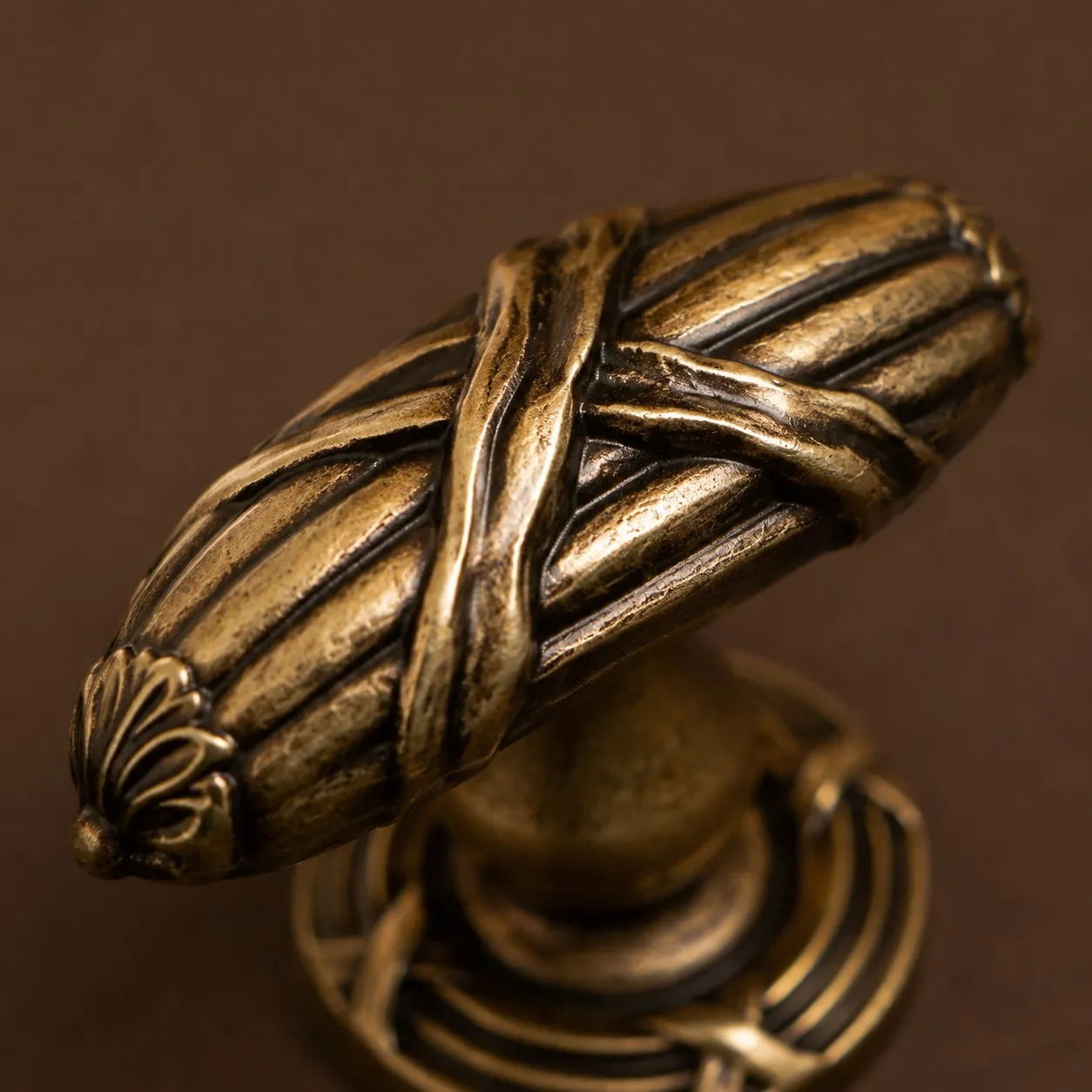 Antique Brass Leaf Cabinet Knob