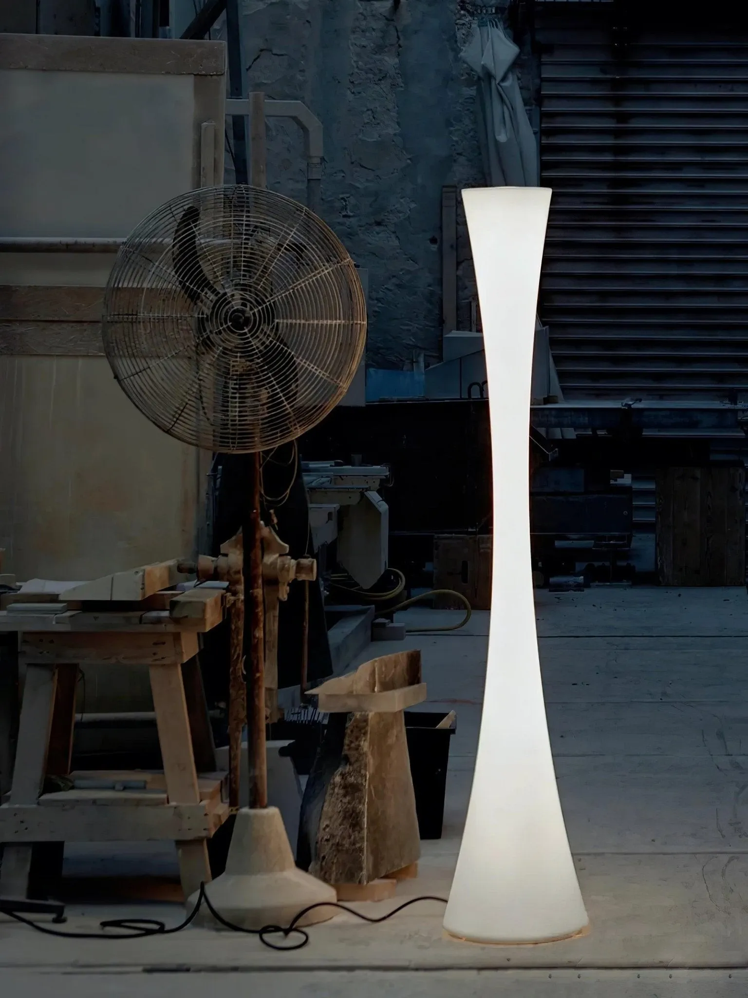 Romantic Simple White Column Floor Lamp G06
