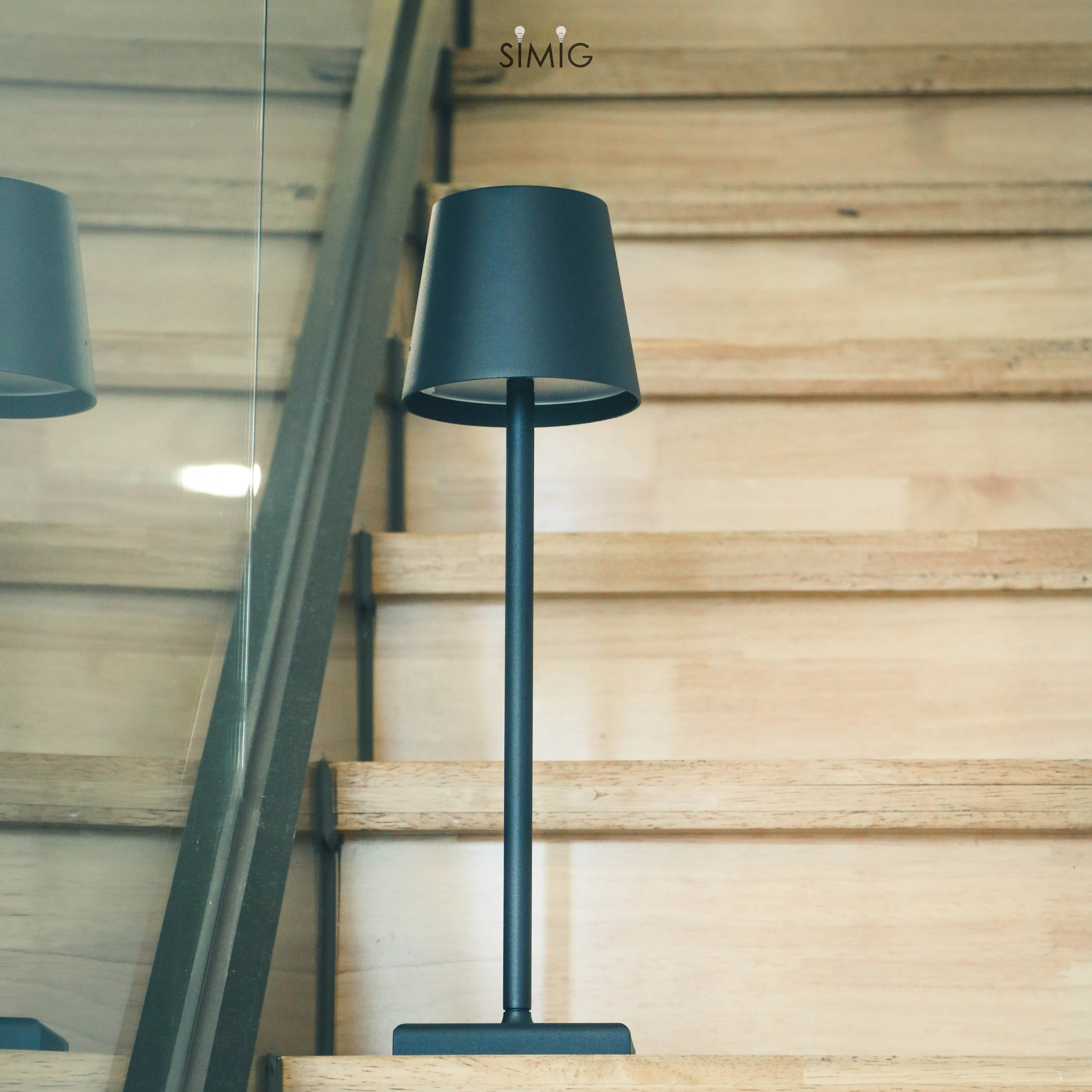 Cordless Rechargeable LED Table Lamp S18