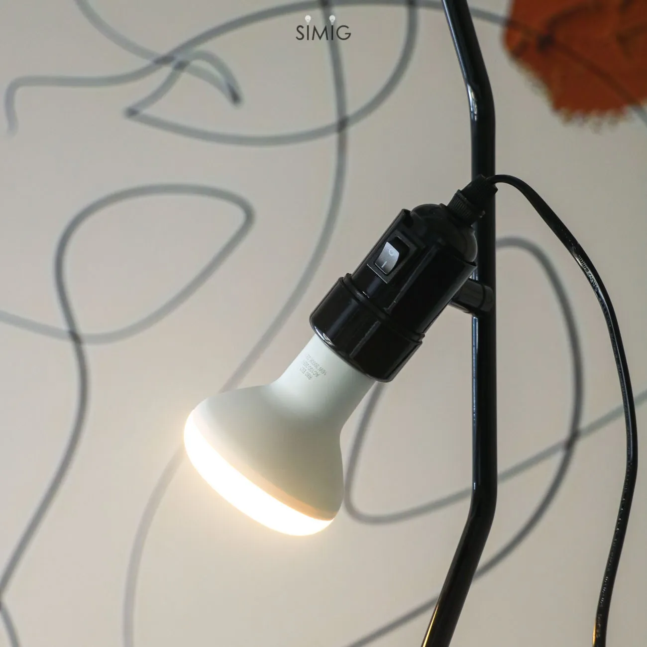 Fluxo Ceiling Lamp - Adjustable Design Lamp for Bedroom