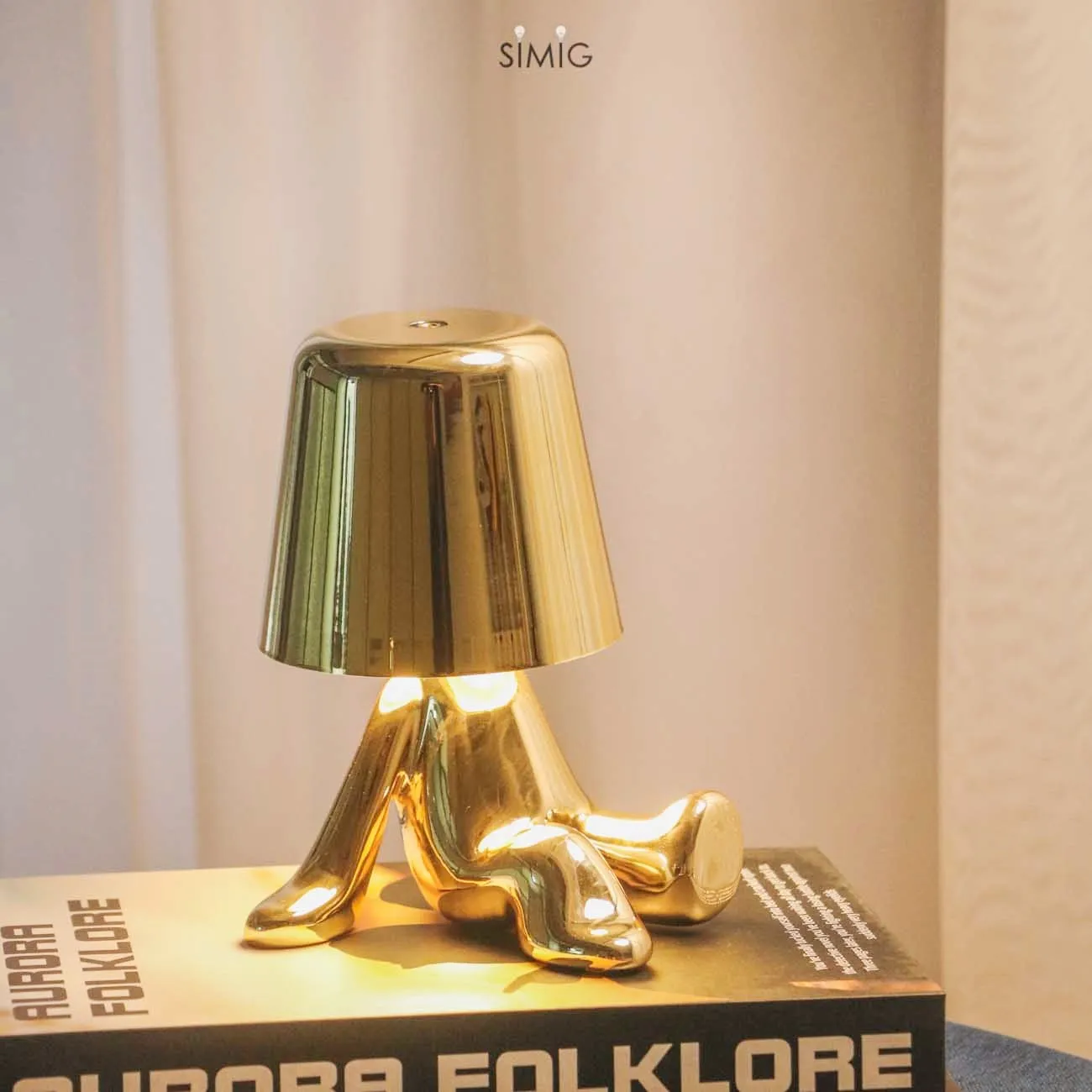 Aurabrova Human Figure Table Lamp - Modern Sculptural Design for Living Room