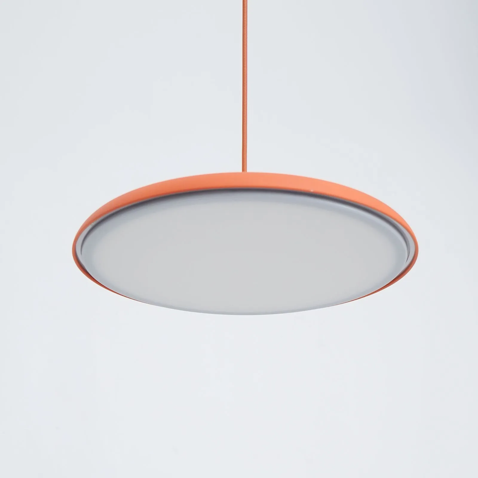 Modern Metal Saucer Pendant Light – Slim Design with LED Lighting M45